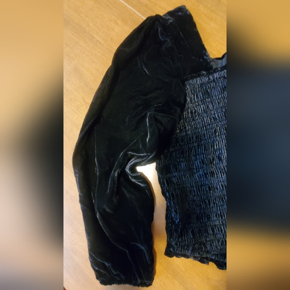 Black Fitted Ruffled Blouse - Picture 2 of 5